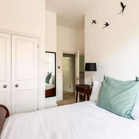 Classic Victorian Flat With Terrace London Eksteriør bilde