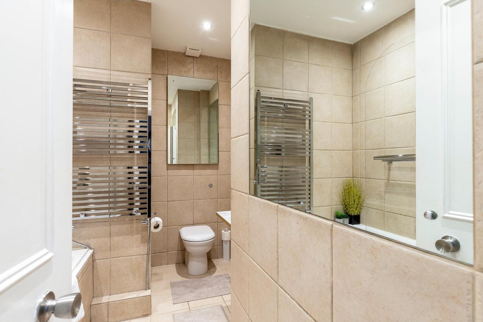 Classic Victorian Flat With Terrace London Eksteriør bilde